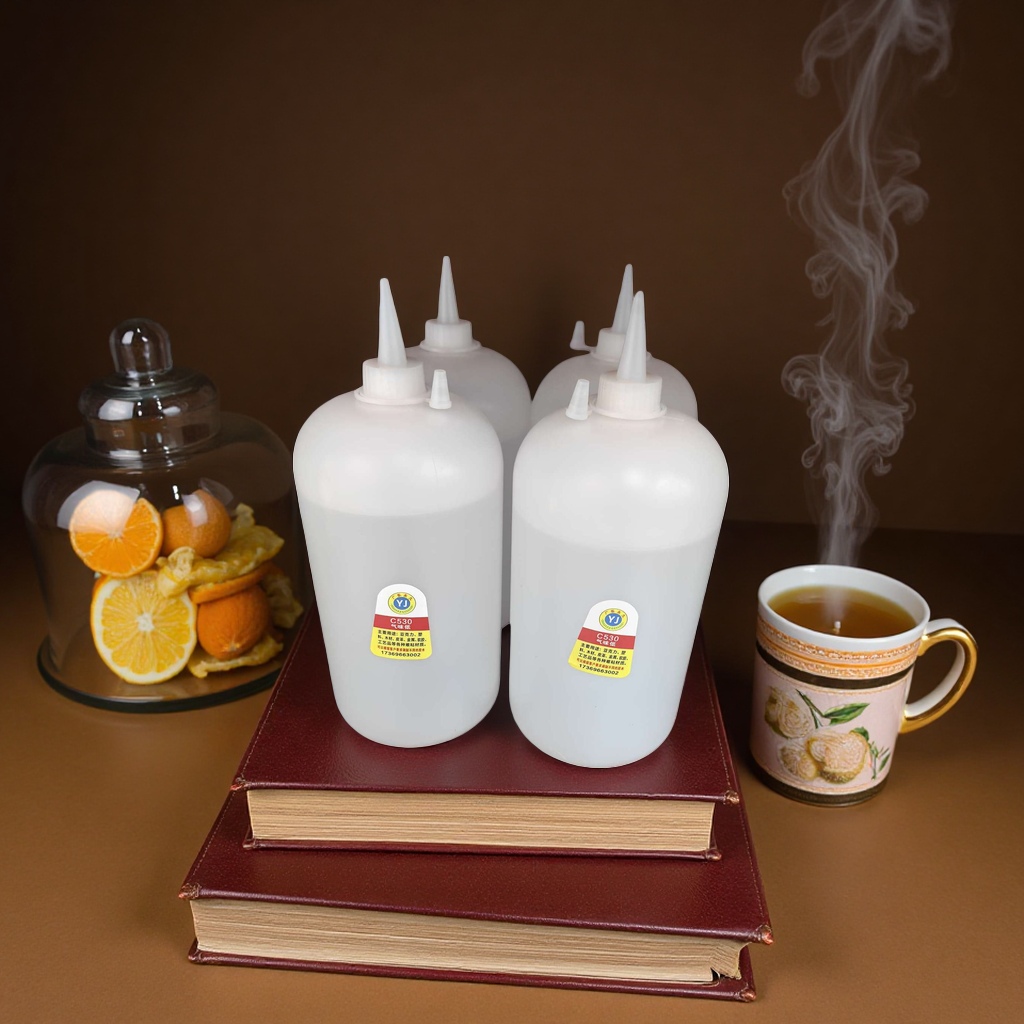 White plastic water bottle made of transparent PET material, with a capacity of 500ml. The bottle body can be squeezed. It is suitable for laboratory and office use details Picture