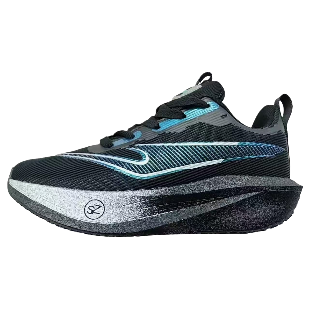The black sports shoes with genuine leather texture are casual, versatile, anti-slip and wear-resistant Application Scenario