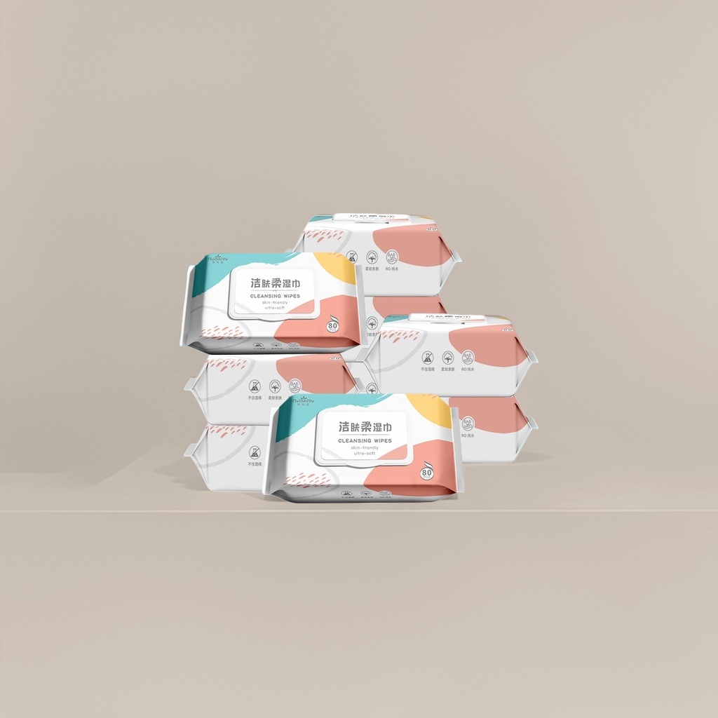 Colorful packaged baby wipes, gentle, alcohol-free, portable family pack Application Scenario