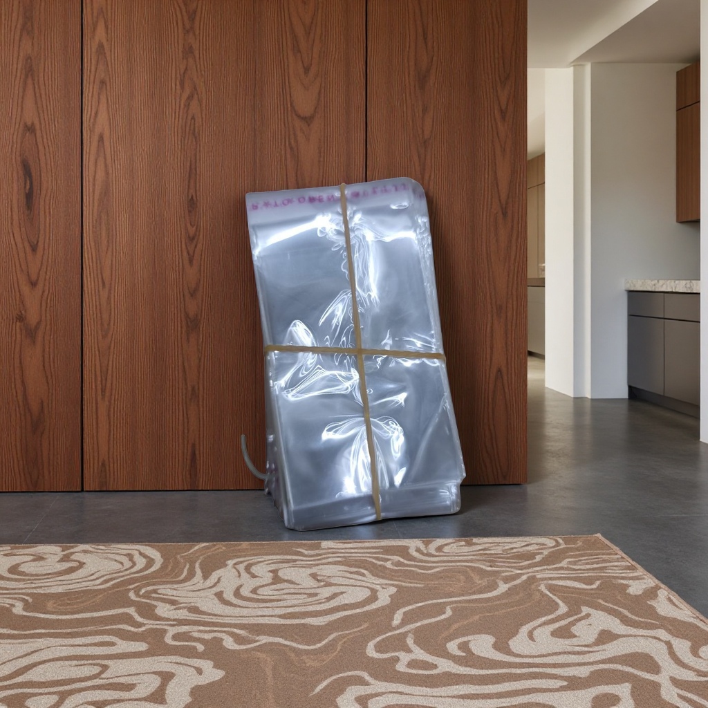 Transparent plastic bags are stacked and tied with yellow rubber bands for home storage, which is environmentally friendly and thickened