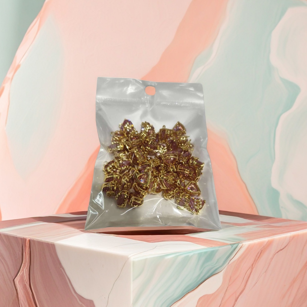 透明塑料袋装金色镶粉红宝石饰品