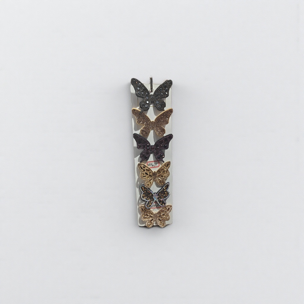 The shiny butterfly hair clip, with a metallic texture, is a delicate decorative hair accessory suitable for both girls and adults