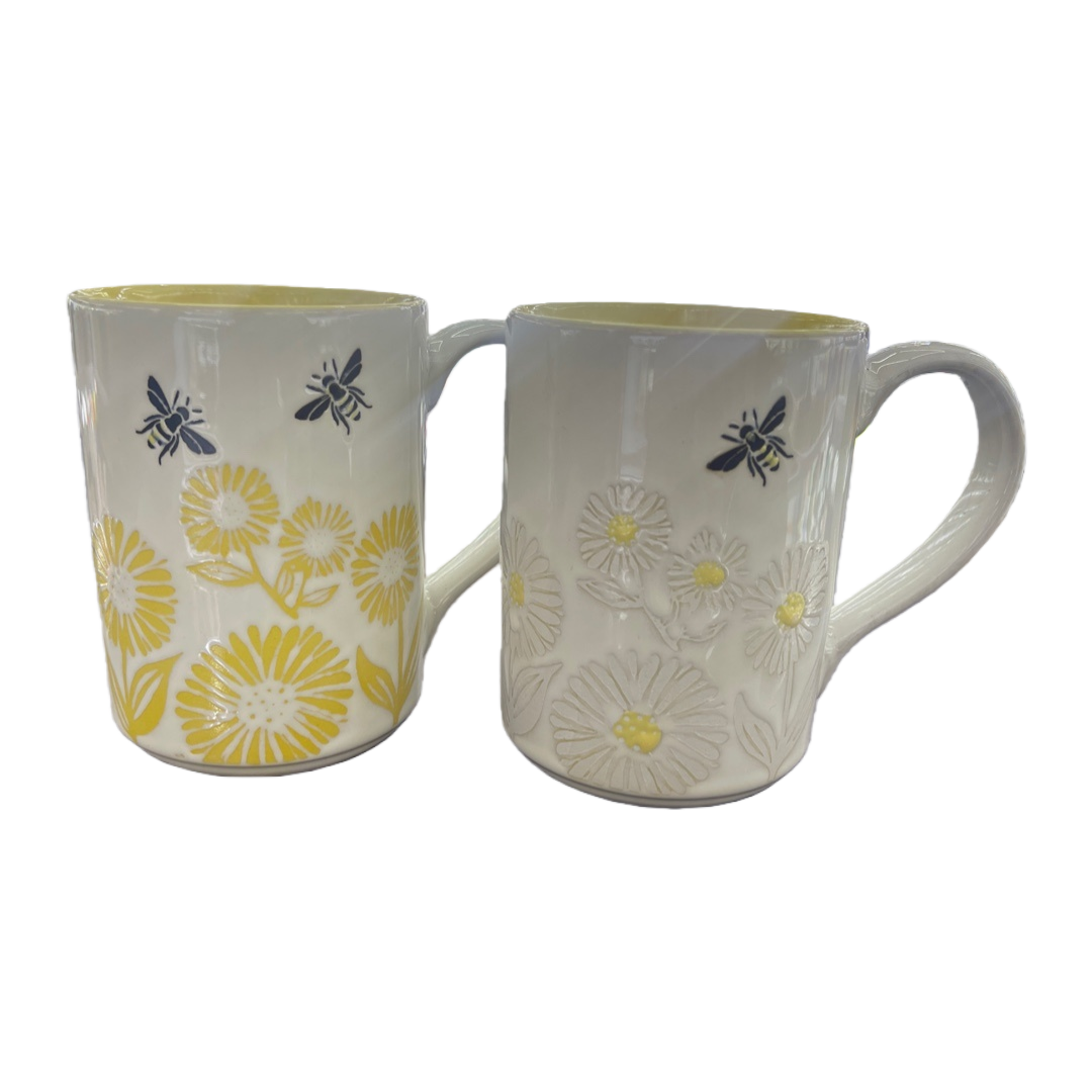 Yellow flower bee-patterned mug, ceramic coffee cup, daily-use household cup Item Picture