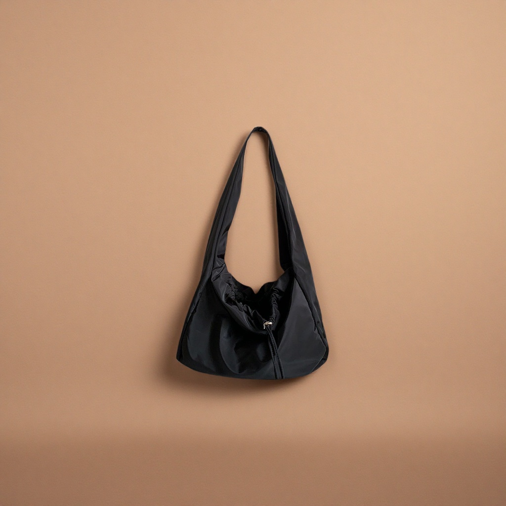 Black drawstring single-shoulder bag, fashionable, casual, lightweight and large-capacity commuter women's crossbody bag Specification image