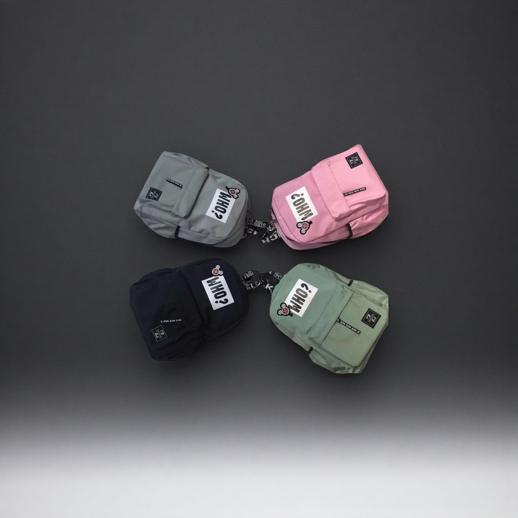 This four-color contrasting minimalist and fashionable backpack is suitable for both men and women, lightweight and with a large capacity Application Scenario