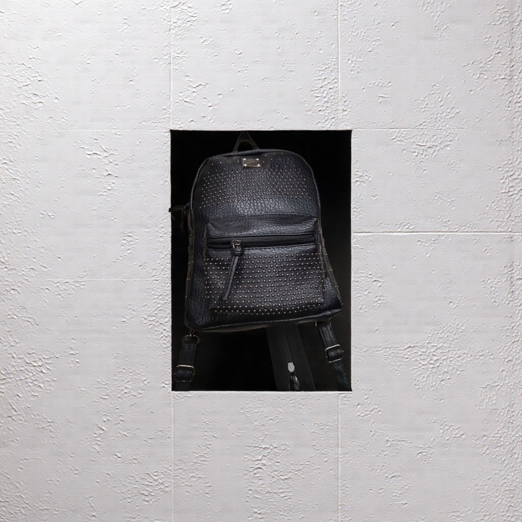 Black rivet fashionable casual backpack, suitable for both men and women, versatile, lightweight and with large capacity