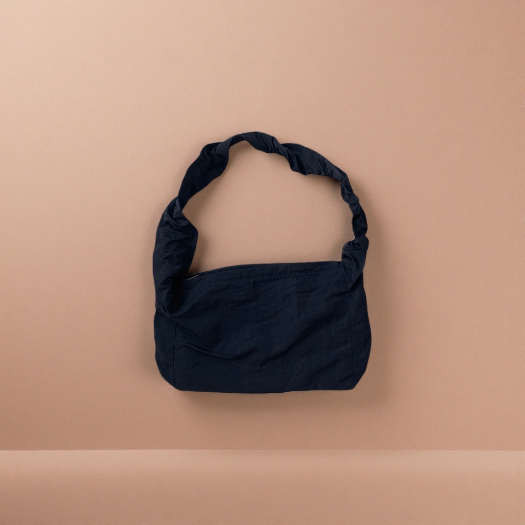 Dark blue pleated shoulder strap bag, a fashionable single-shoulder crossbody women's bag