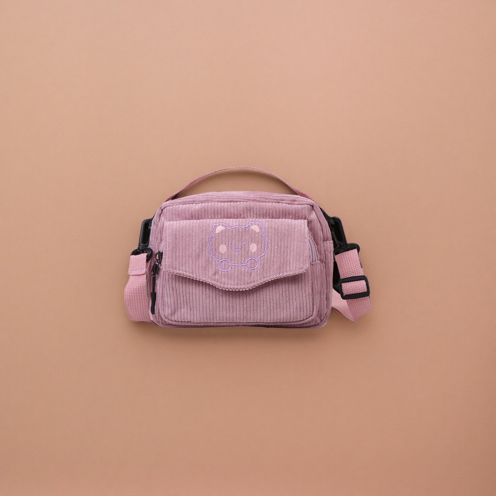 The pink corduroy bear-shaped crossbody bag is fashionable, versatile and lightweight for easy travel details Picture
