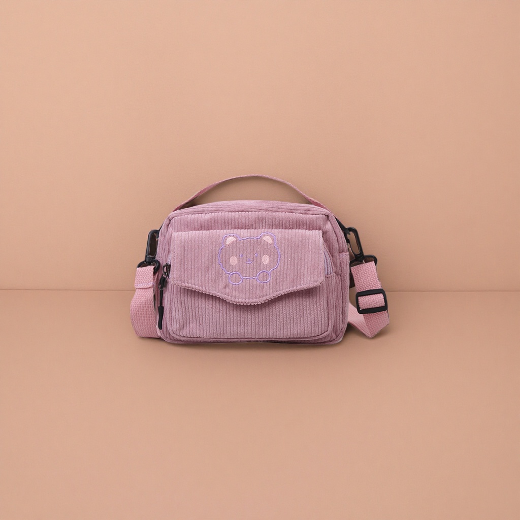 The pink corduroy bear-shaped crossbody bag is fashionable, versatile and lightweight for easy travel Application Scenario