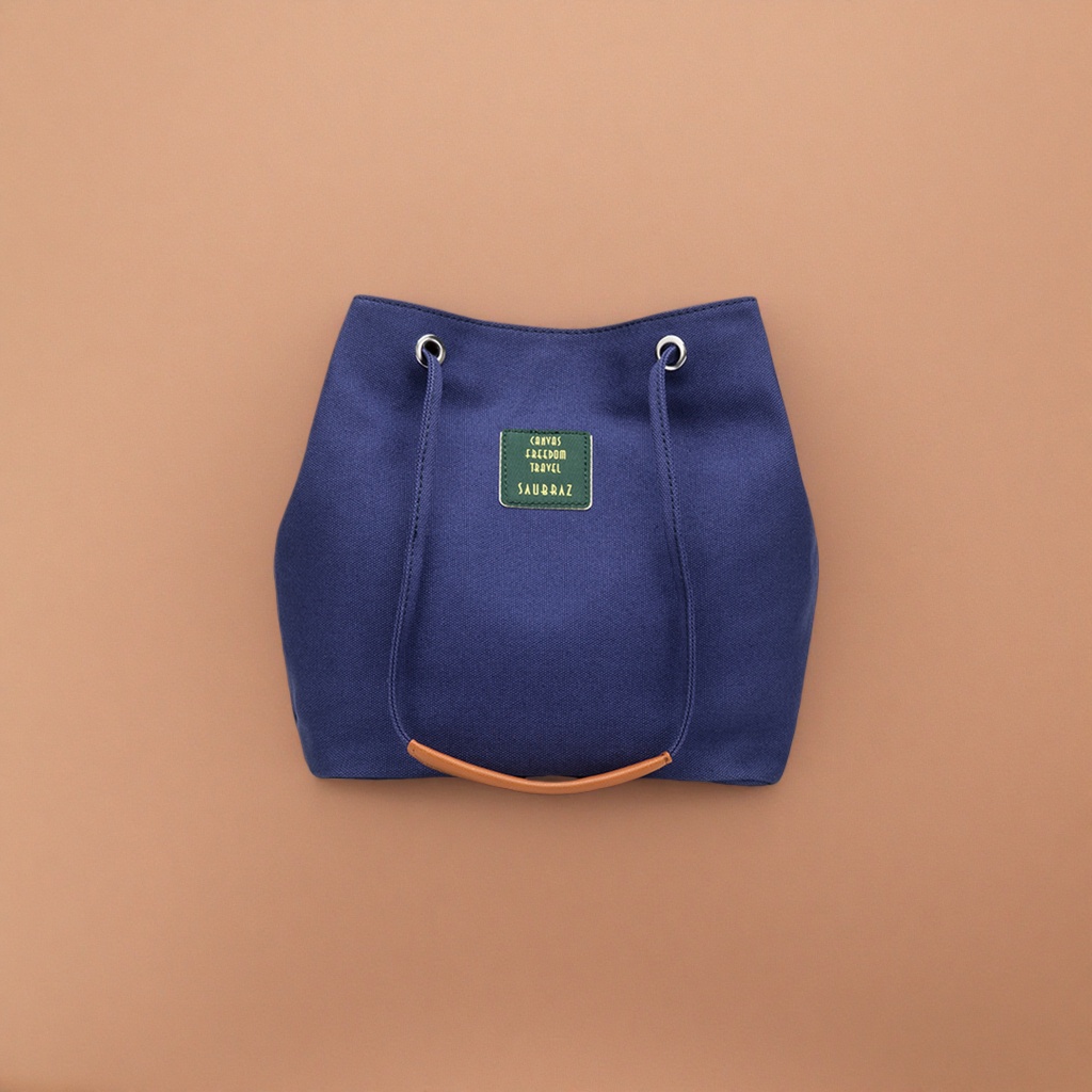 A simple and versatile single-shoulder tote bag with a deep blue canvas Application Scenario