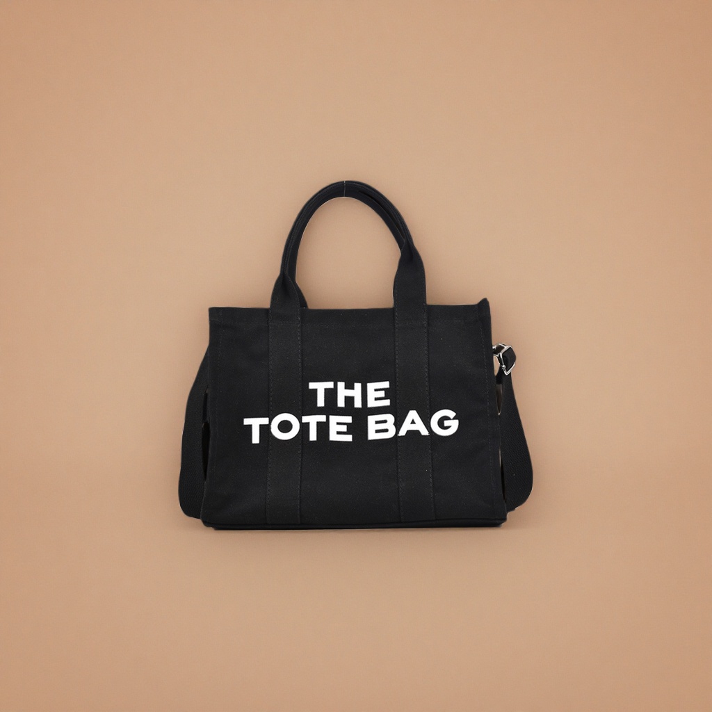 This black tote bag features a large capacity for commuting, a shoulder bag, and is fashionable, simple and versatile for women Application Scenario