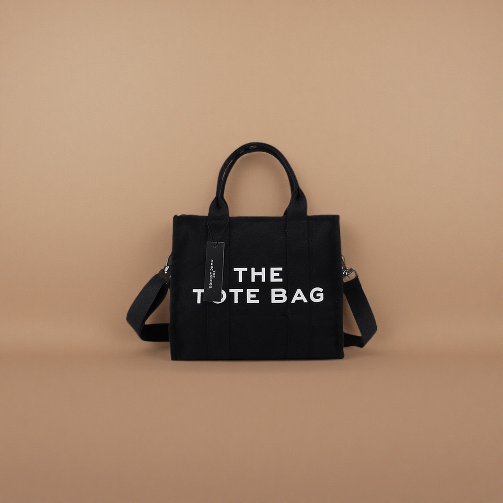 黑色THE TOTE BAG托特包双提手可拆卸肩带品牌标签 Application Scenario