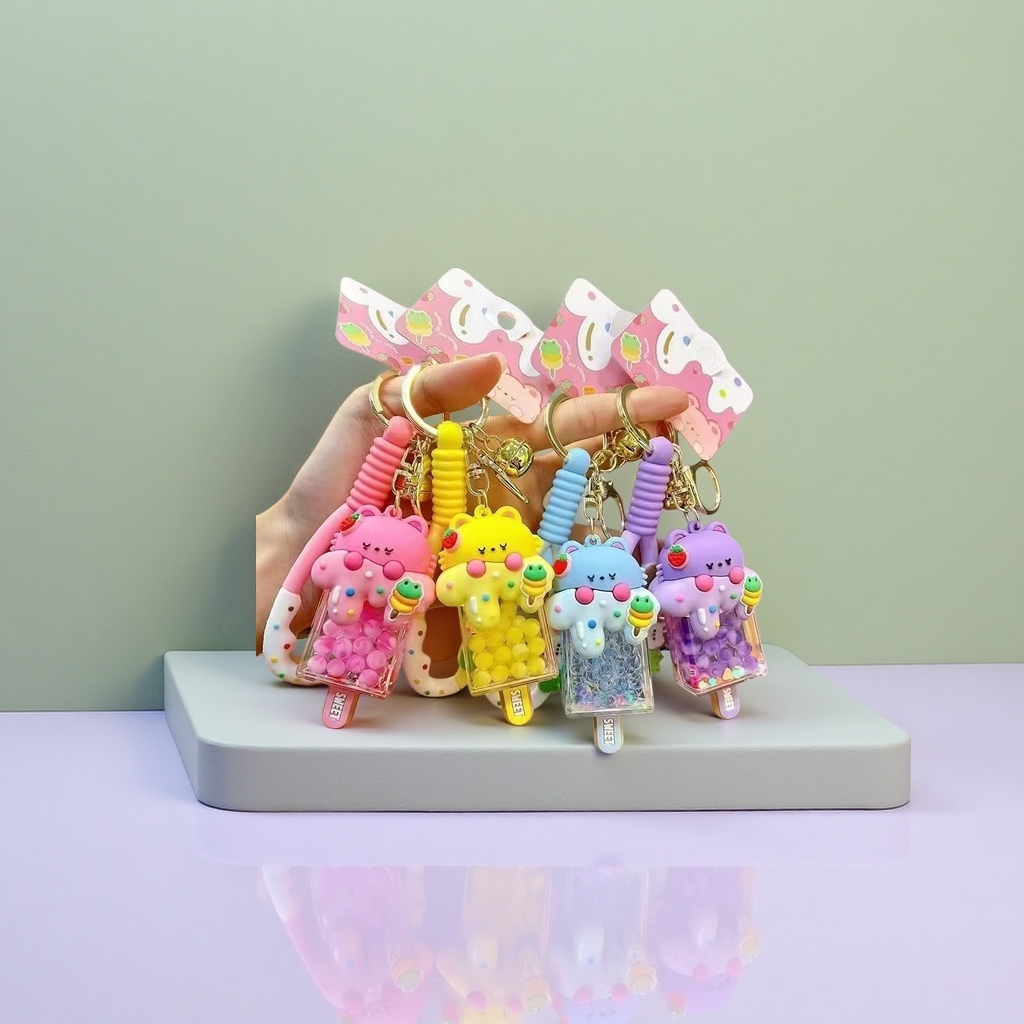 Colorful cartoon bear keychains, cute and fun metal pendants, fashionable accessories