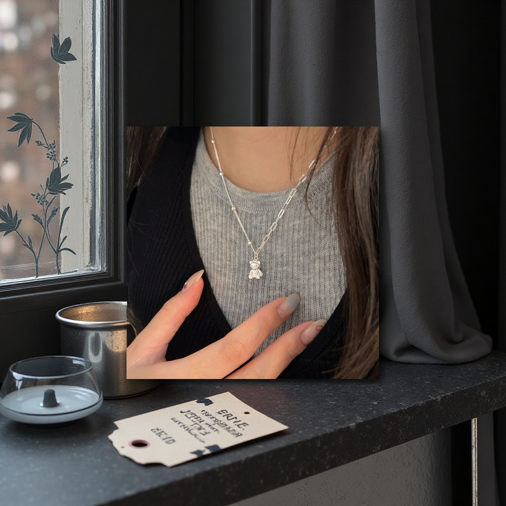 The silver bear pendant necklace is a simple, versatile and fashionable accessory Application Scenario