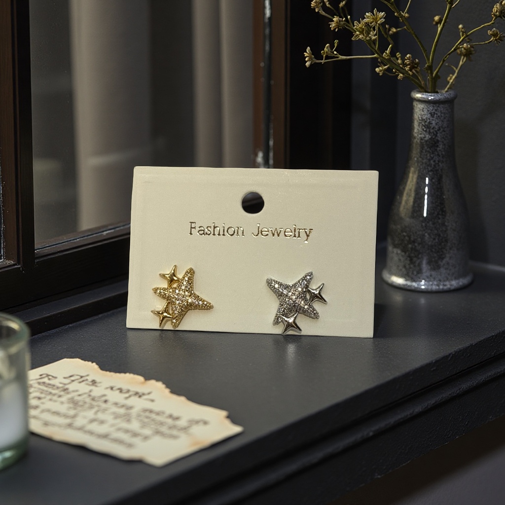 Golden and silver star-shaped stud earrings are fashionable, simple and versatile Application Scenario