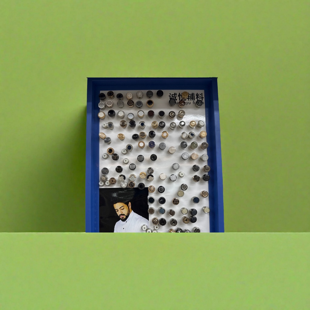 White display board button-type detachable magnetic wall-mounted display stand Application Scenario