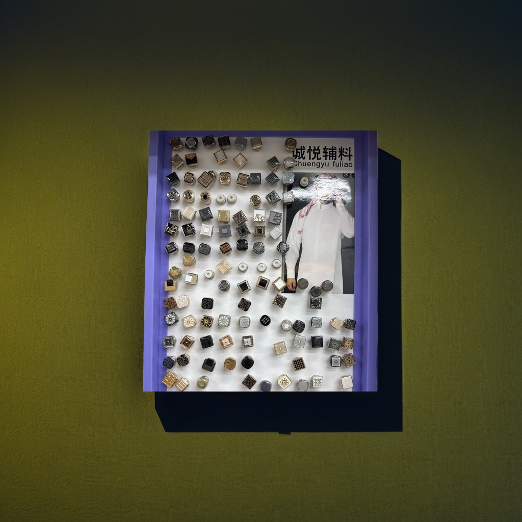 White display boards with button sample display stands and clothing accessory display tools details Picture