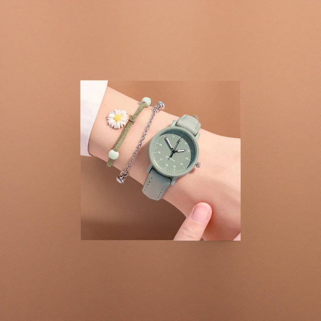 A green watch paired with a flower bracelet is a simple, fashionable and light luxury accessory for women Application Scenario