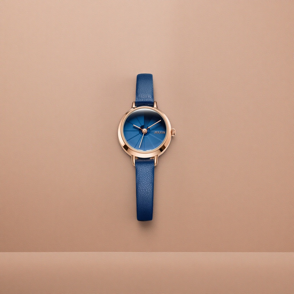 A blue dial, stainless steel strap and quartz watch, a versatile choice for daily commuting