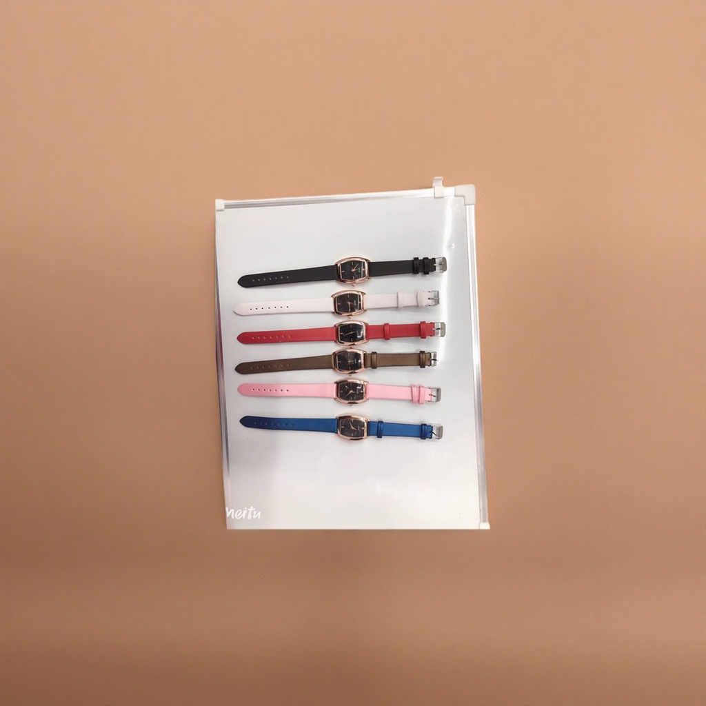 Six colorful strap quartz watches for both men and women, simple and fashionable, with interchangeable straps Application Scenario