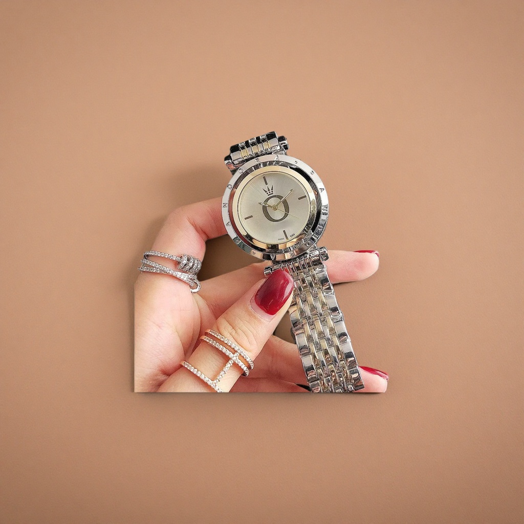 Silver watch for men, simple and fashionable quartz watch, leather strap, waterproof Application Scenario