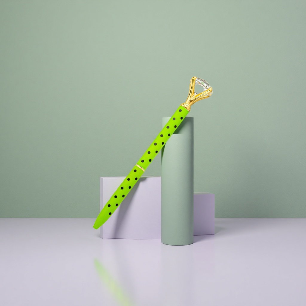 A gel pen with a green polka dot body and a golden diamond-encrusted cap Specification image