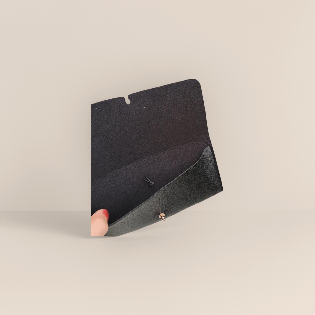 أكياس النظارات السوداء هي عادة الأعمال القديمة Specification image