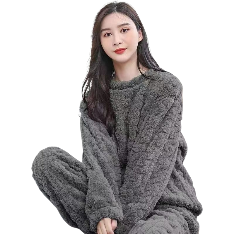 灰色毛绒睡衣套装+女性白底实物图