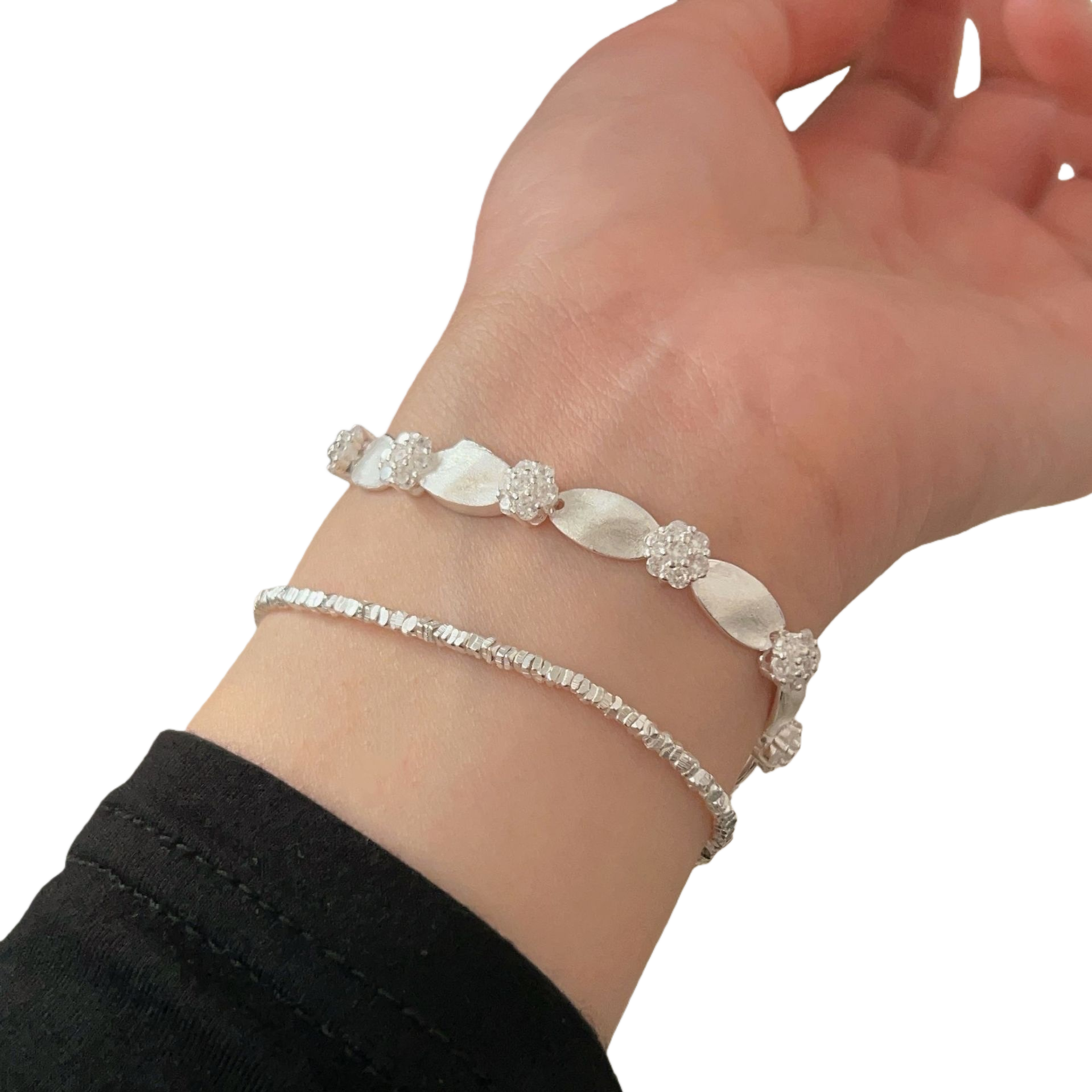 Silver flower leaf-shaped bracelet for women, simple, fashionable, versatile and light luxury accessory Item Picture