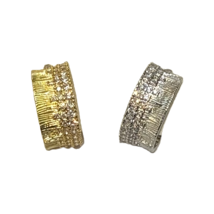 A fashionable two-color women's ring set with gold and silver diamonds in a delicate gift box Item Picture