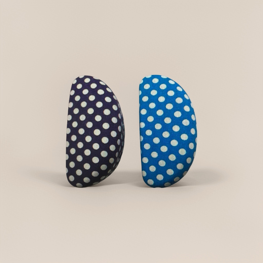 Deep blue and white polka dot glasses case Specification image