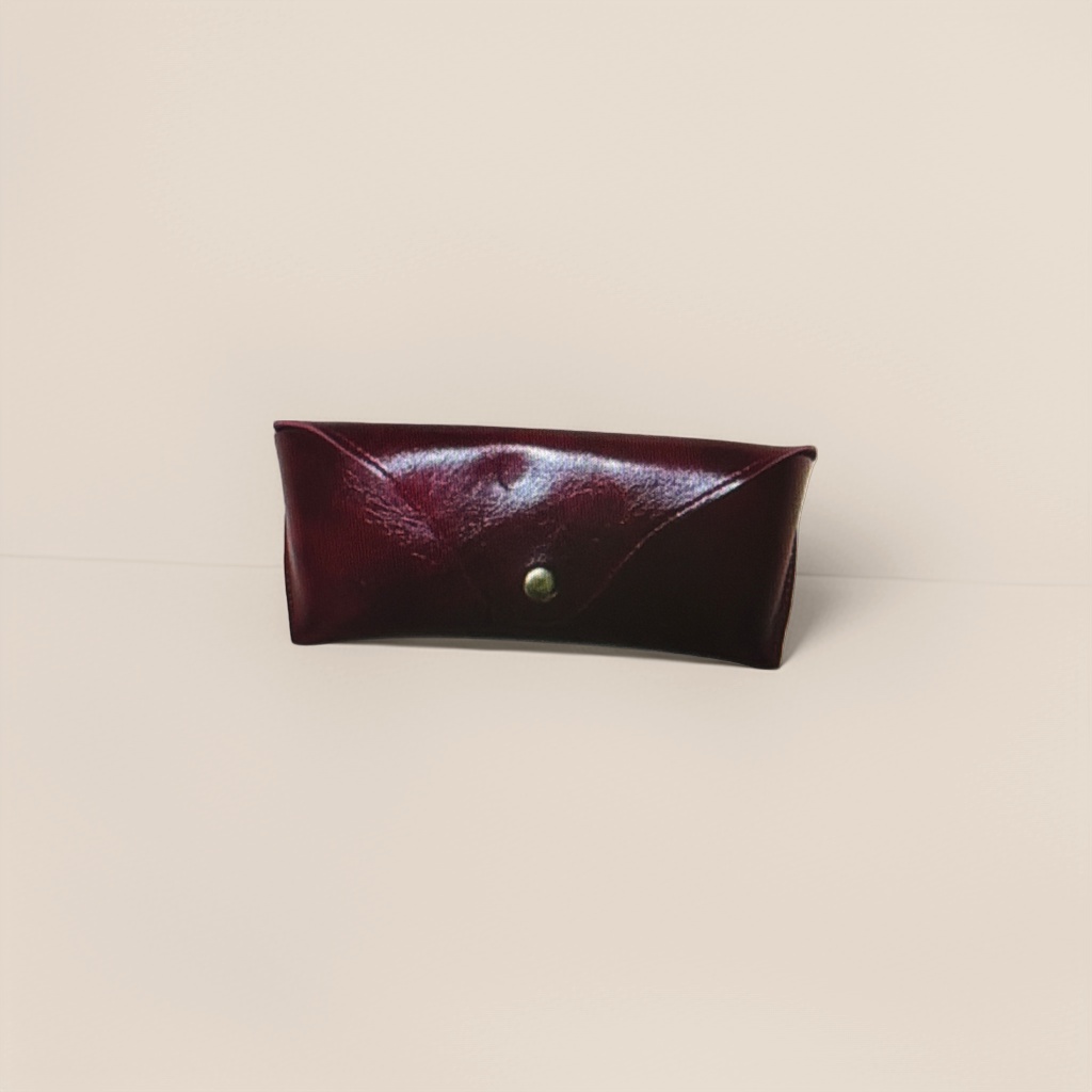 Wine red genuine leather eyeglass case, lightweight and scratch-resistant storage gift box Application Scenario