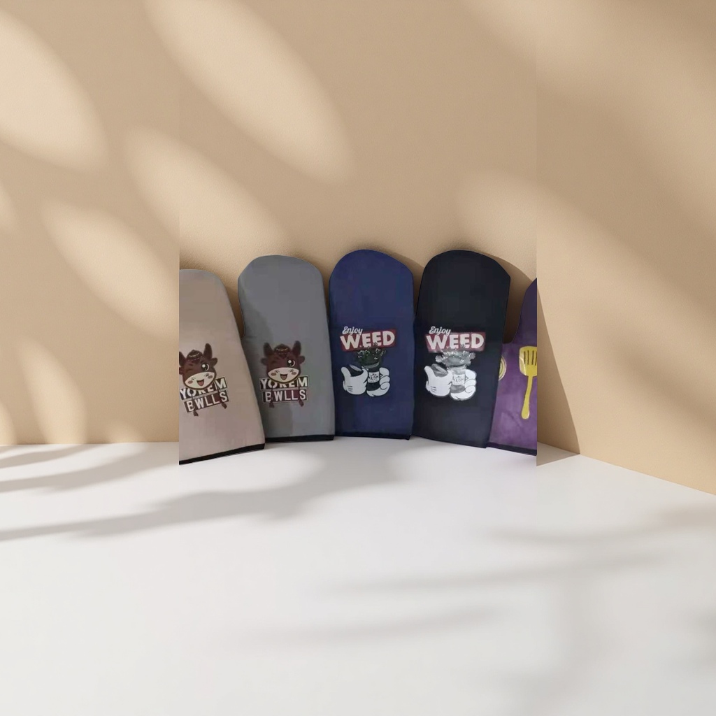 Colorful cartoon patterned heat-resistant gloves, kitchen heat-resistant, thickened cotton and linen, for baking Specification image