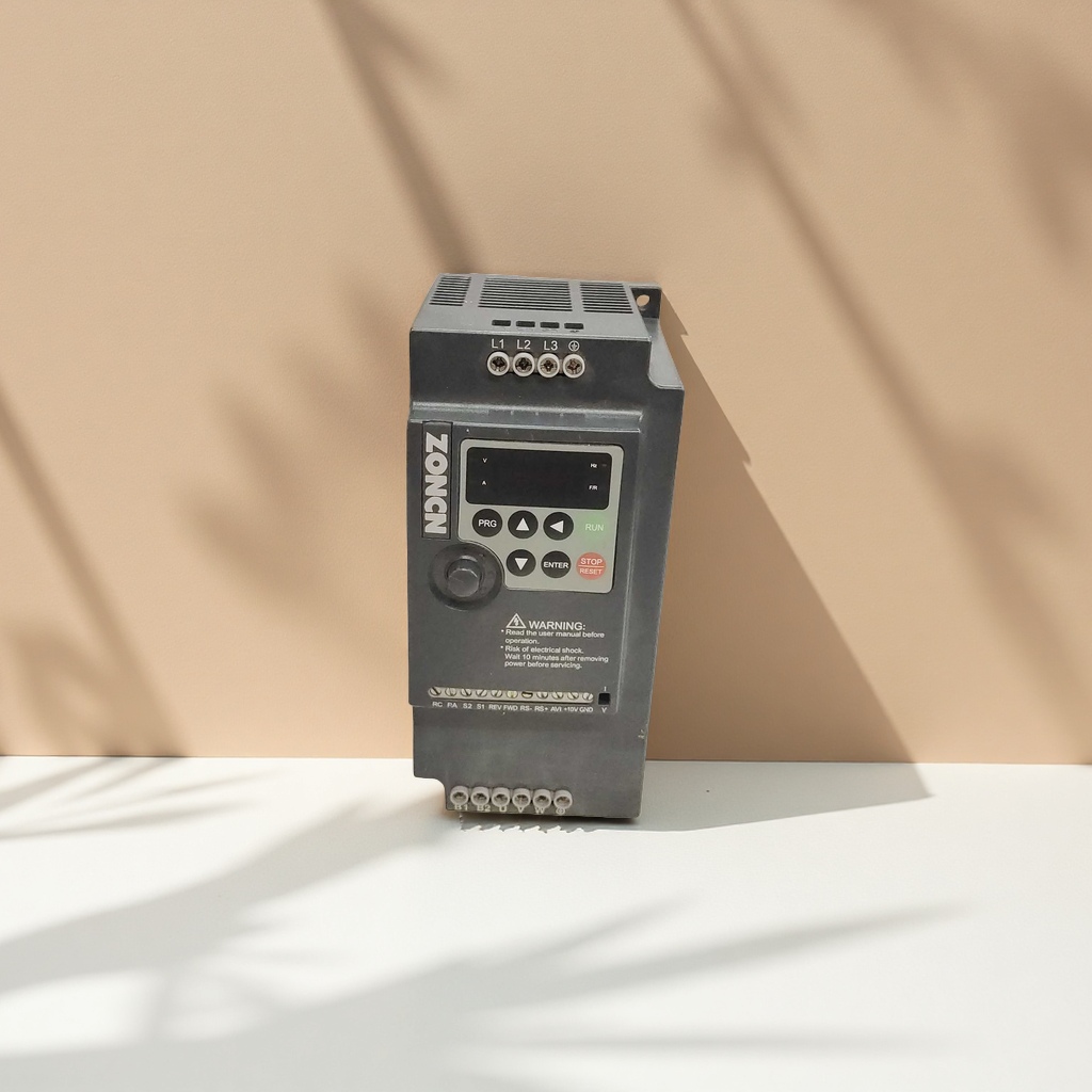 灰色变频器 三相220V 0.75KW 矢量控制 节能调速