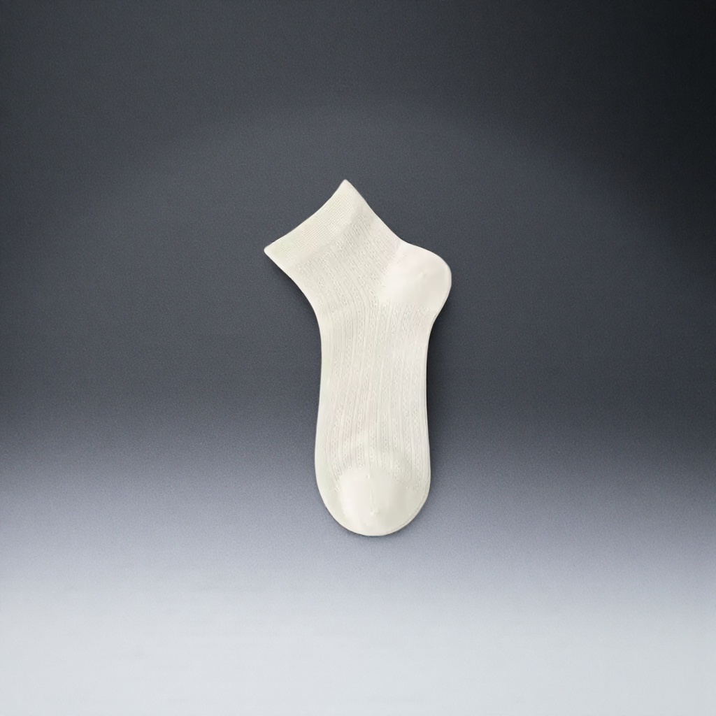 White knitted short socks, breathable and sweat-absorbent, made of pure cotton, unisplicate details Picture
