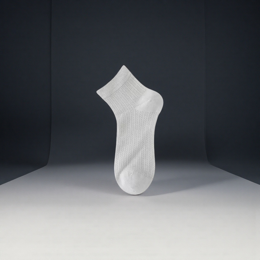 White striped short socks made of pure cotton, sweat-absorbing and breathable, both men's and women's basic style Application Scenario