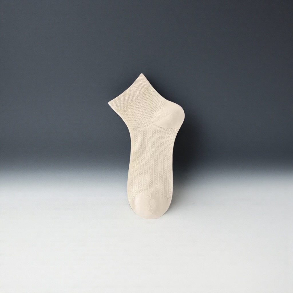 Beige knitted short socks made of pure cotton, breathable and versatile, a basic style for women Application Scenario
