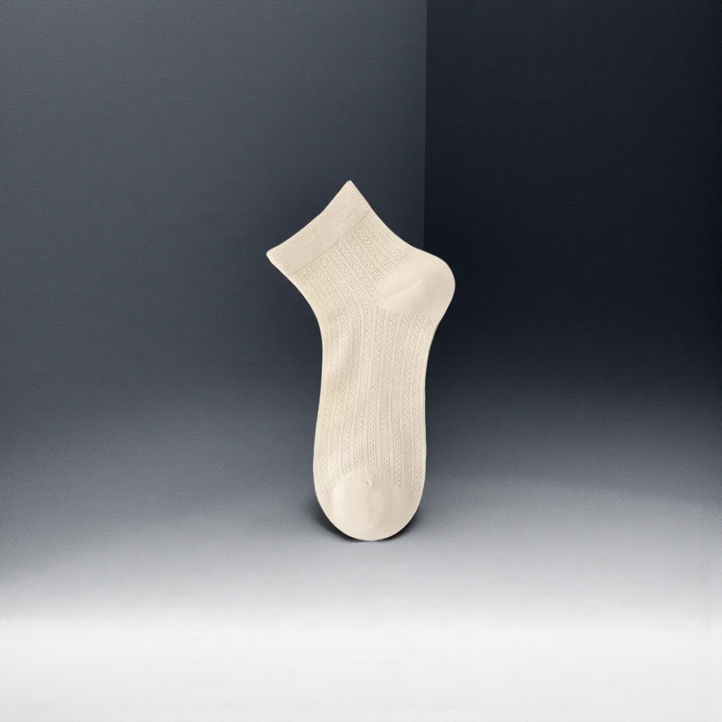Beige knitted short socks made of pure cotton, breathable and versatile, a basic style for women