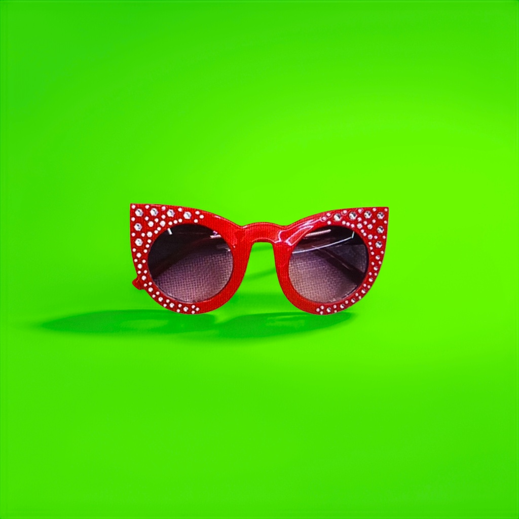 Red diamond-encrusted cat-eye sunglasses, fashionable UV-resistant polarized sunglasses Application Scenario