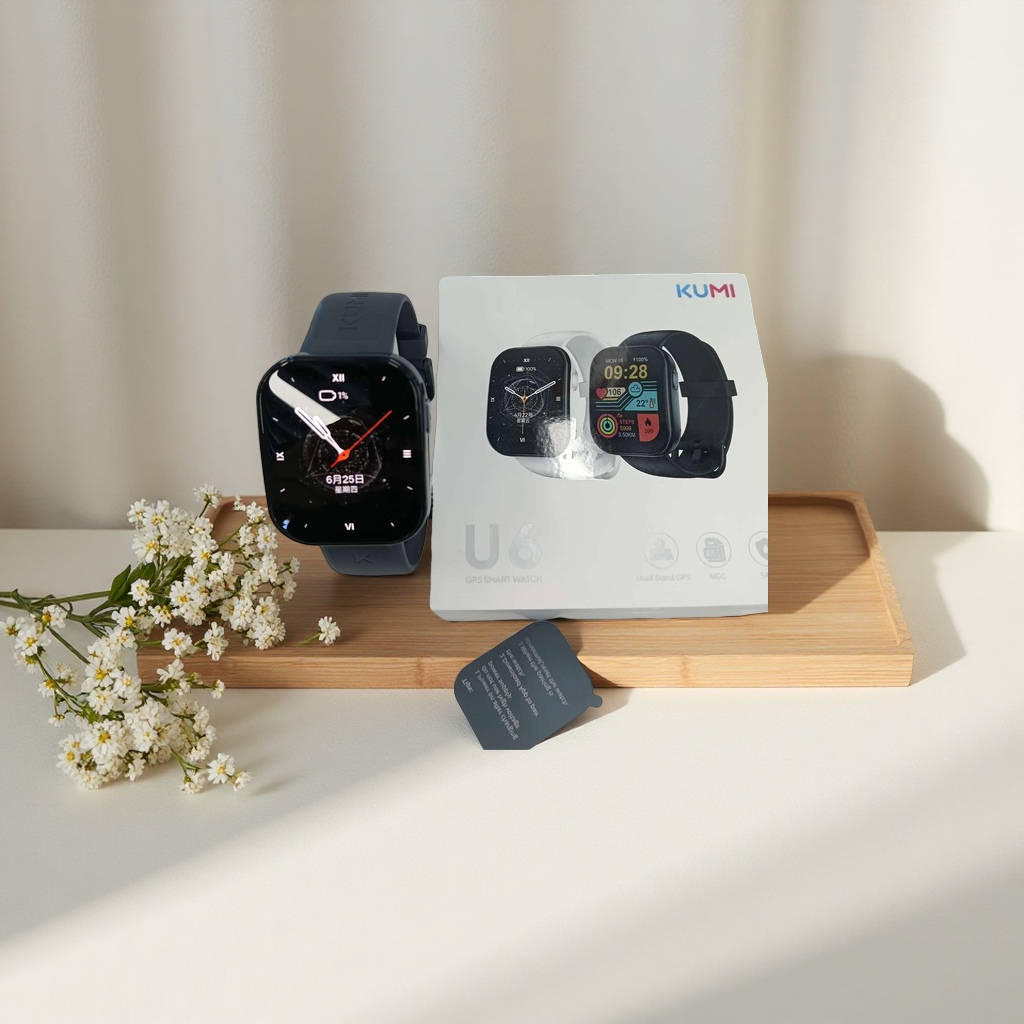 KUMI U6 GPS black smartwatch with white packaging box details Picture