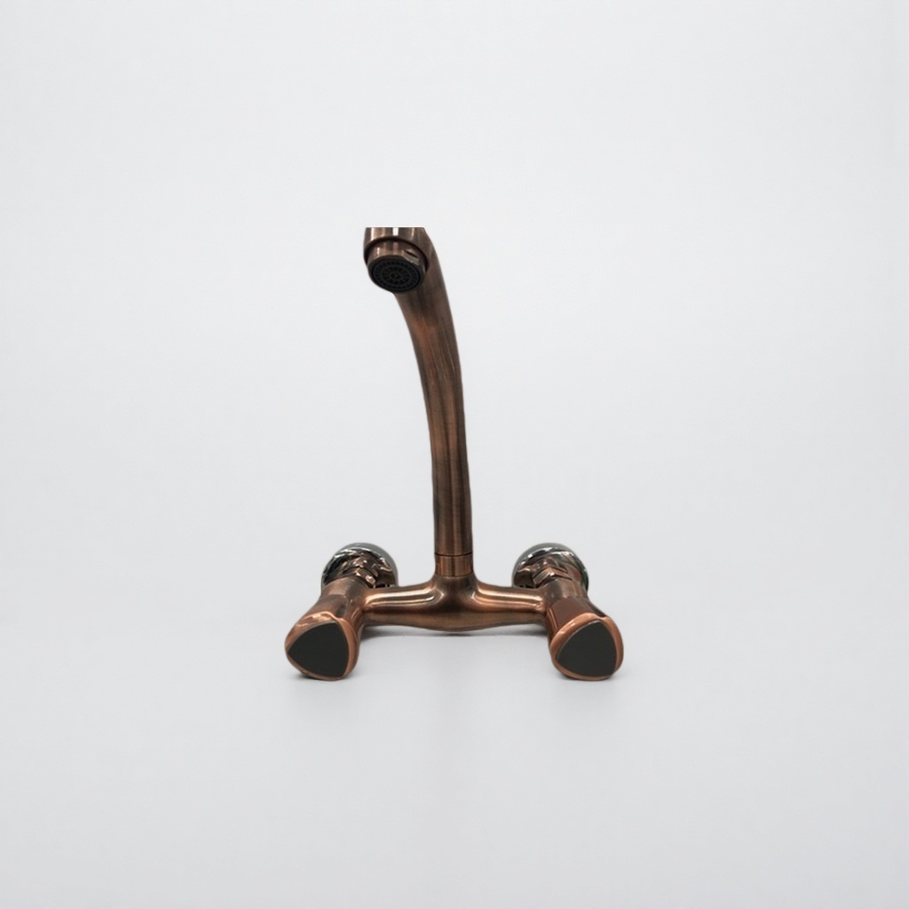 The copper-colored faucet is made of all-copper material and is suitable for kitchens and bathrooms. It is rust-proof and durable Application Scenario