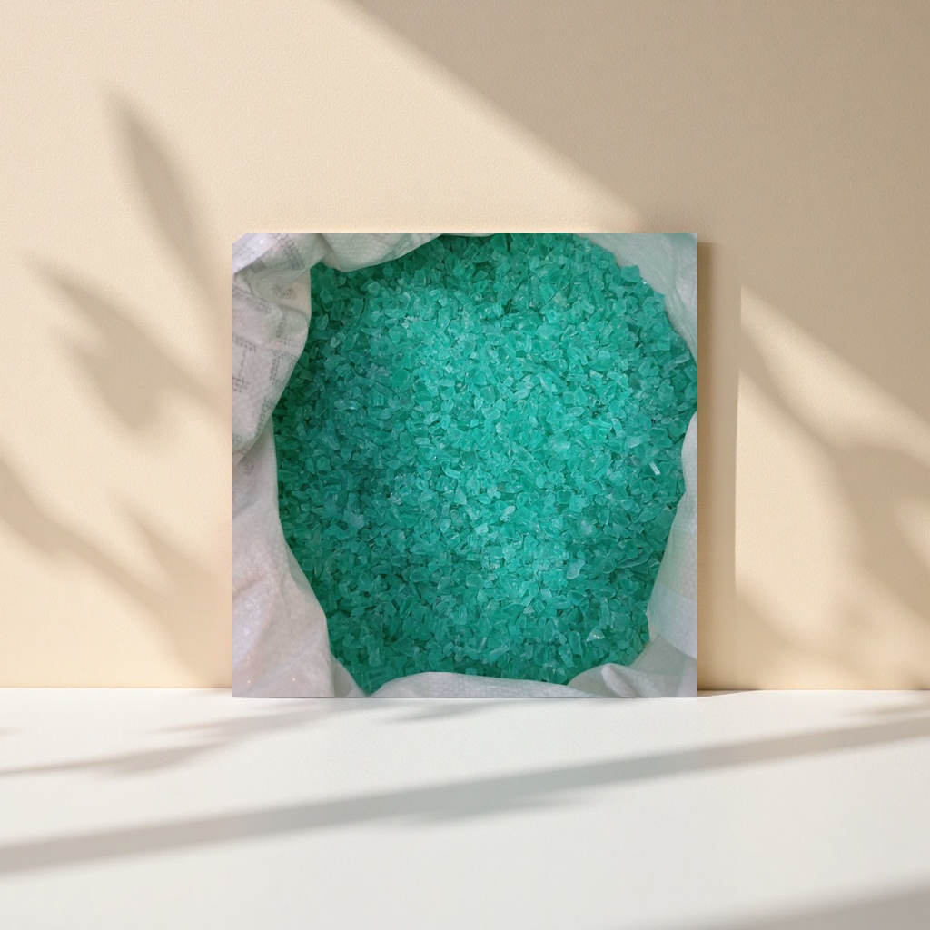 Green crystal particle stain remover for household use, powerful stain removal and rejuvenation details Picture