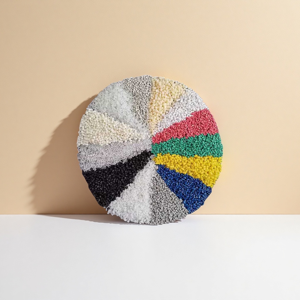 The industrial-grade PPPE raw material of colored granular plastic particles has uniform particles and rich colors details Picture