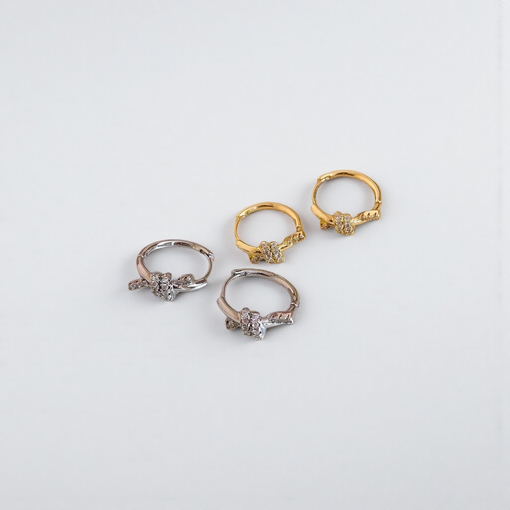 Gold and silver bow diamond-encrusted earrings, fashionable and light luxury women's earrings details Picture