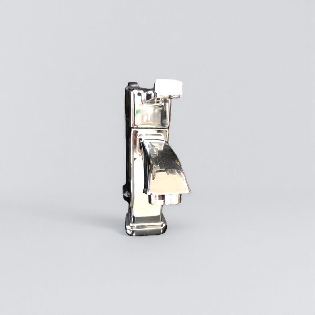 Silver faucet, all-copper thickened, kitchen pull-out dual-control hot and cold, household bathroom hardware Application Scenario