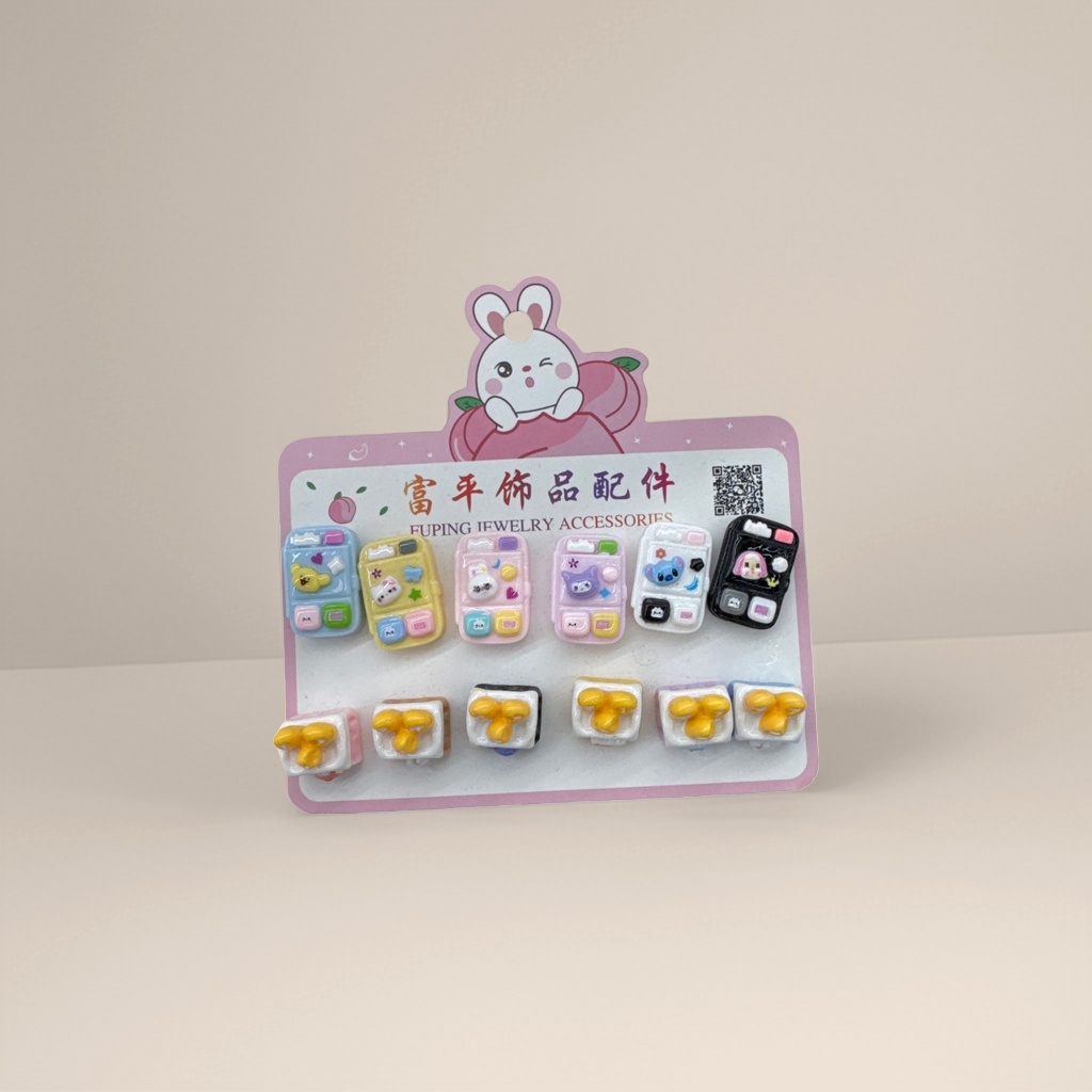 彩色手机造型饰品配件 个性创意桌面摆件装饰品 Application Scenario