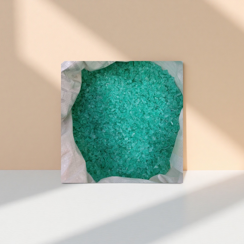 The green crystal particle exfoliating scrub gently cleanses and brightens the skin details Picture