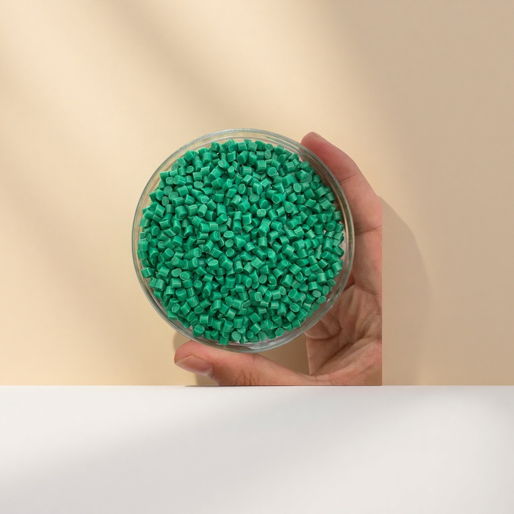 Green plastic pellets, environmentally friendly grade PP polypropylene raw material, 25kg bags details Picture
