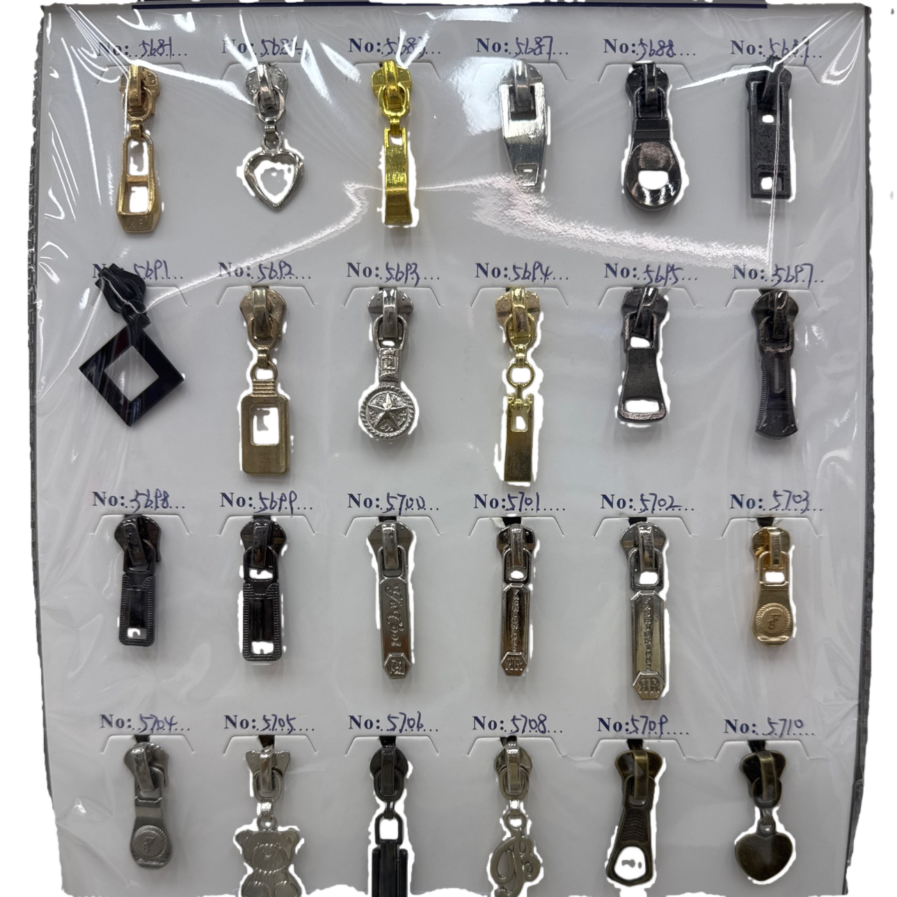 مجموعة أدوات لعرض عينات من الملابس الجاهزة للعروض المعدنية الخلفية البيضاء Item Picture