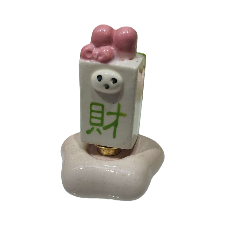 التالتشيمي الوردي الذي يزخرف المنازل في غرفة جلوس التميمة Item Picture